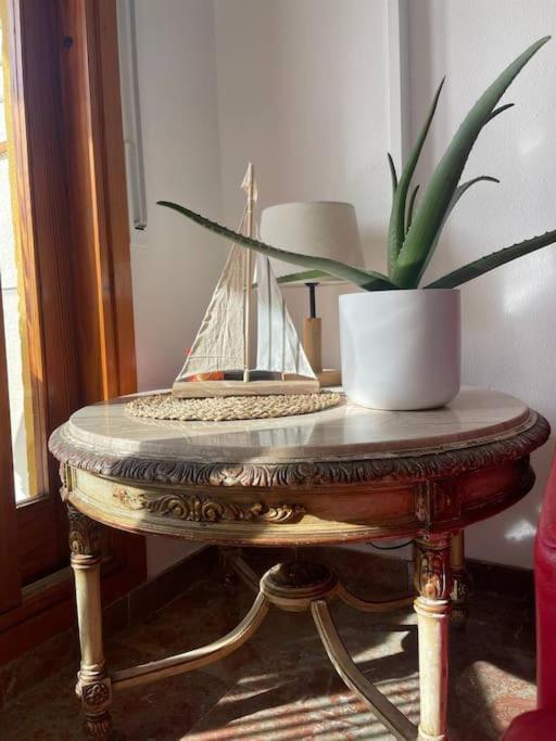 Cal Salmare Seafront Apartment With Rooftop Terrace And Pool Calafell Exteriör bild