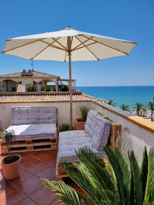 Cal Salmare Seafront Apartment With Rooftop Terrace And Pool Calafell Exteriör bild