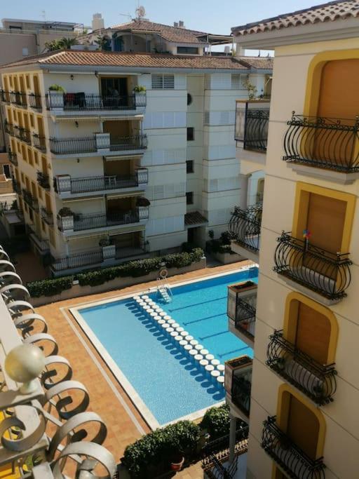 Cal Salmare Seafront Apartment With Rooftop Terrace And Pool Calafell Exteriör bild