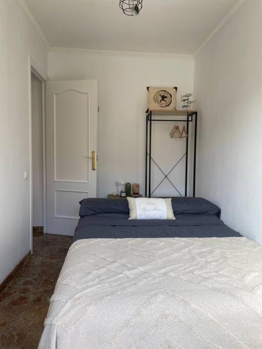 Cal Salmare Seafront Apartment With Rooftop Terrace And Pool Calafell Exteriör bild